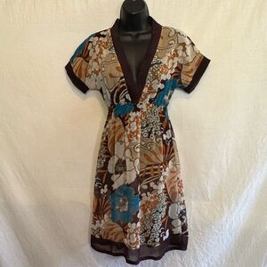 D-199 Kaidal Brown & Colorful Floral Short Sleeve MIDI Dress Size S‎
